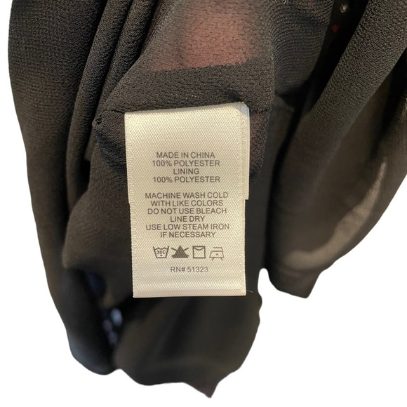 1.State Dot Print Midi Dress V-Neck Black Red White Handkerchief Hem Size 4 New - Picture 8 of 8